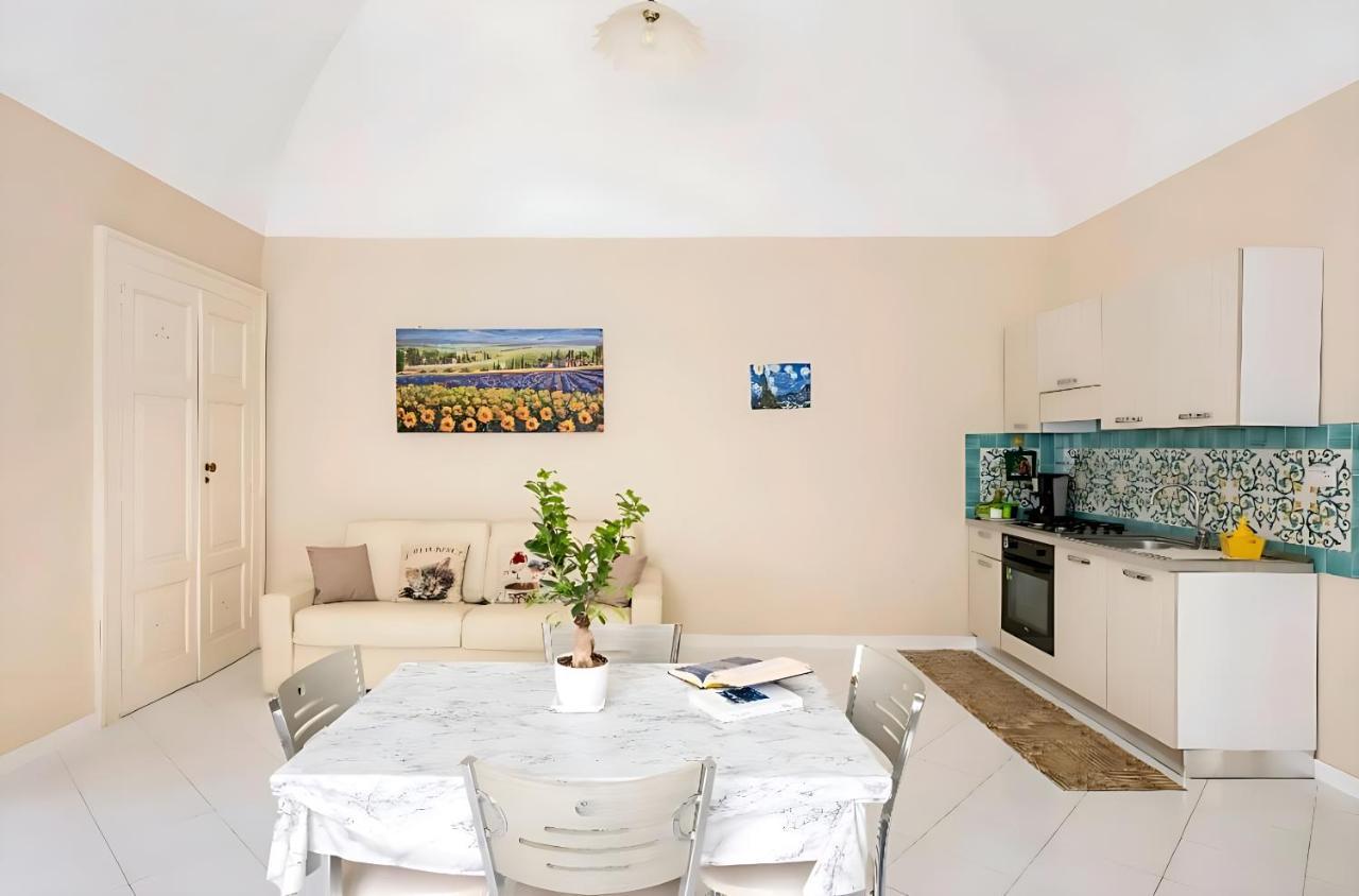 Casa Vacanza "Nonna Matilde" A Meta Di Sorrento, 600Mt Dal Mare, Casa Per 4 Экстерьер фото