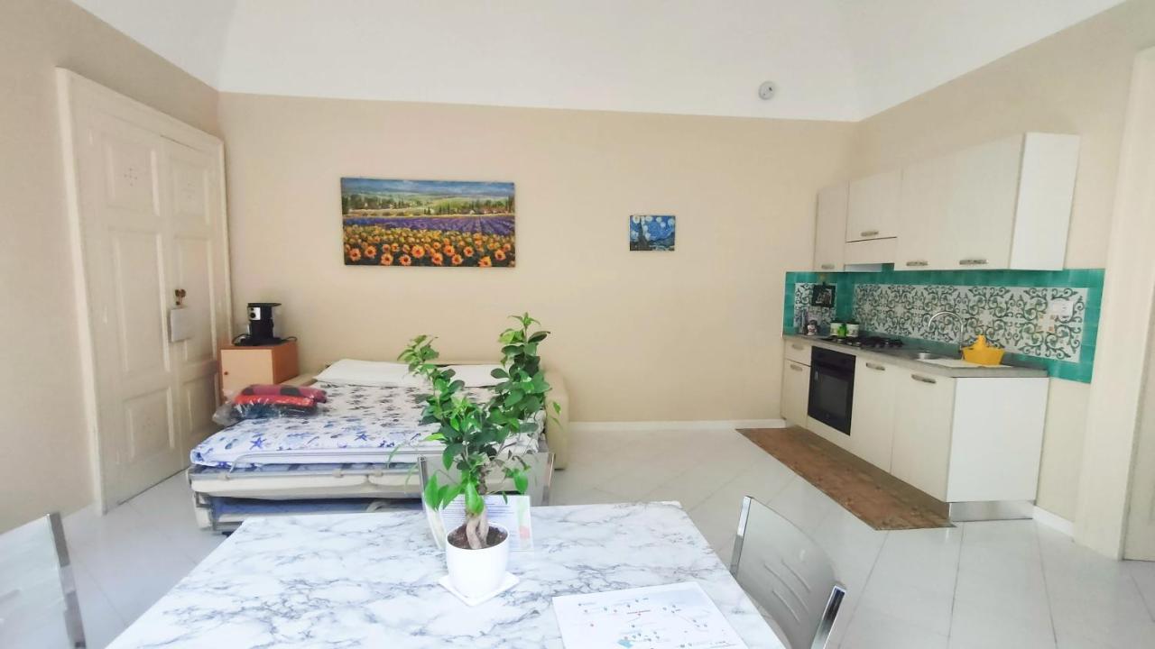 Casa Vacanza "Nonna Matilde" A Meta Di Sorrento, 600Mt Dal Mare, Casa Per 4 Экстерьер фото